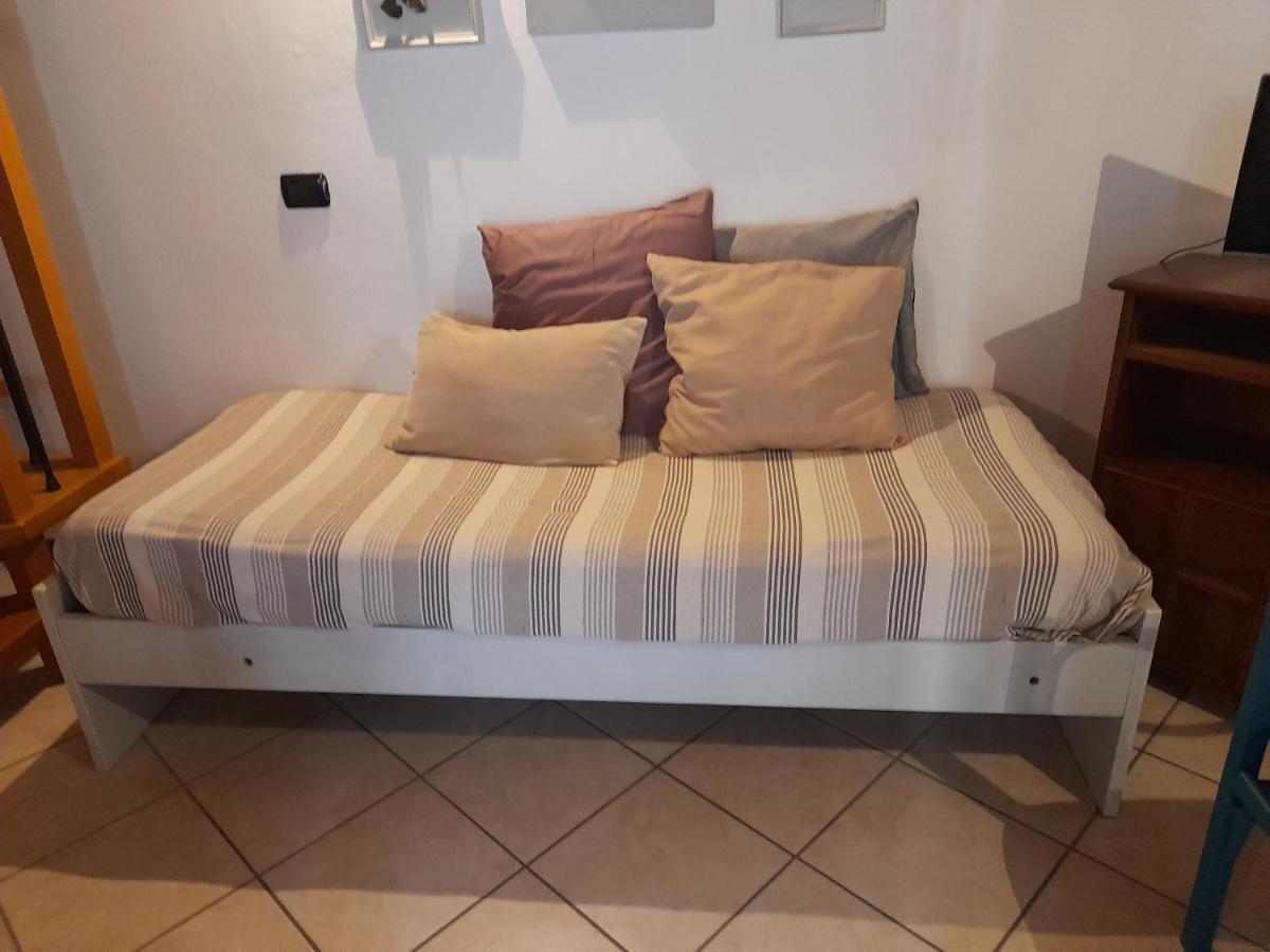 A Casa Di Sole Lägenhet Brovello-Carpugnino Exteriör bild