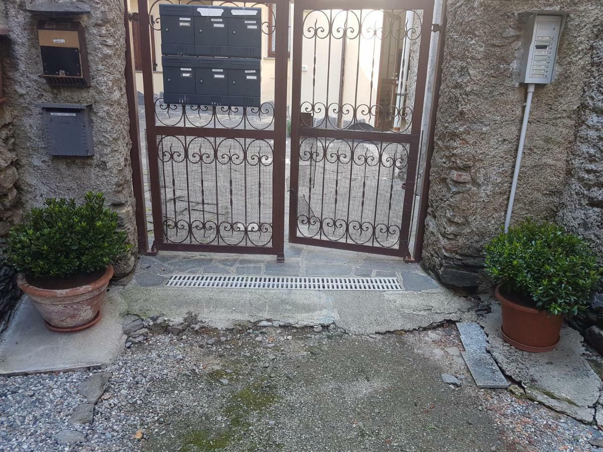 A Casa Di Sole Lägenhet Brovello-Carpugnino Exteriör bild